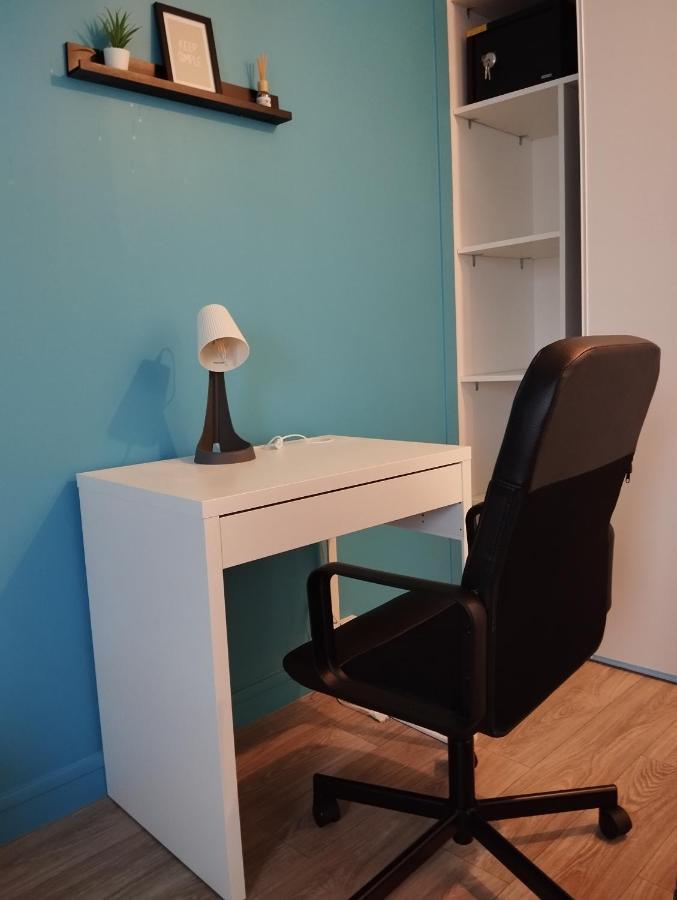 Le Beau Refuge Parisien De Cergy - Parisian Modern Flat At Cergy Bed & Breakfast Exterior photo