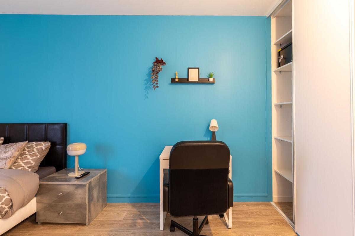 Le Beau Refuge Parisien De Cergy - Parisian Modern Flat At Cergy Bed & Breakfast Exterior photo