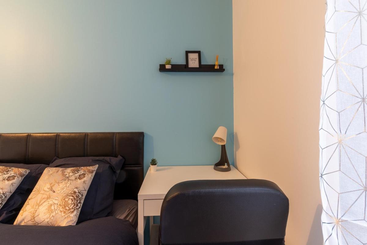 Le Beau Refuge Parisien De Cergy - Parisian Modern Flat At Cergy Bed & Breakfast Exterior photo
